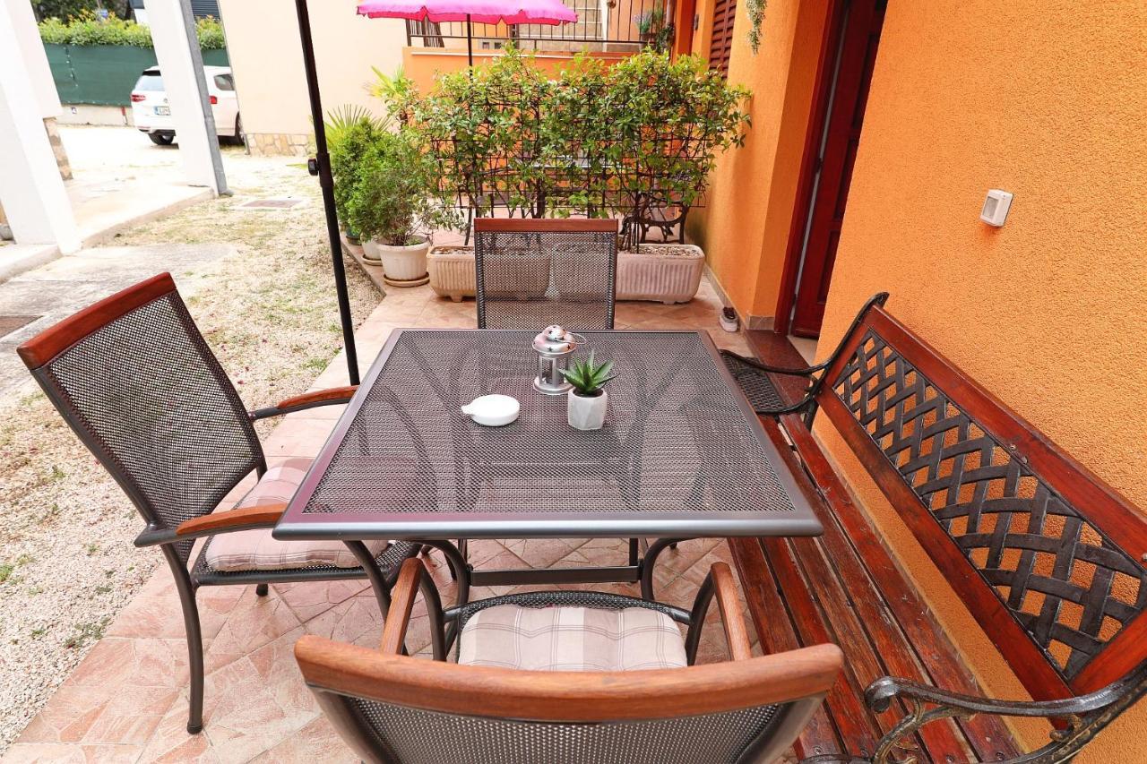 Apartmani Strpić Biograd Na Moru Zewnętrze zdjęcie