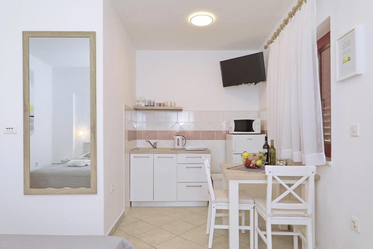 Apartmani Strpić Biograd Na Moru Zewnętrze zdjęcie
