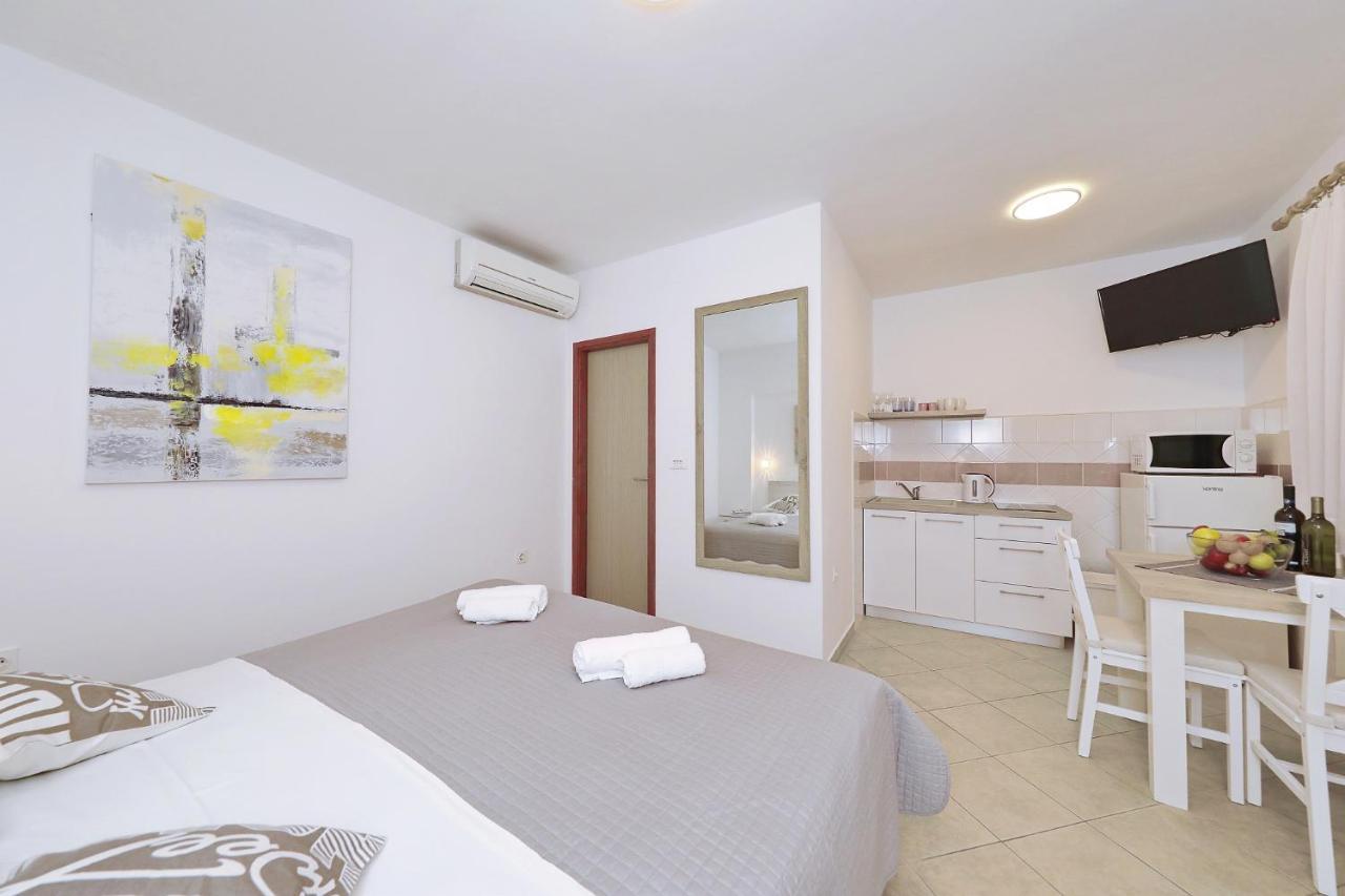 Apartmani Strpić Biograd Na Moru Zewnętrze zdjęcie