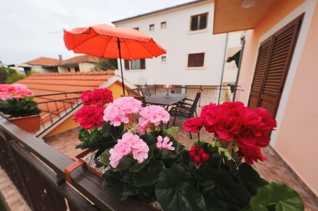 Apartmani Strpić Biograd Na Moru Zewnętrze zdjęcie